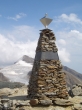 Tag 6 (4) - Oetzi Denkmal mit Blick auf den Similaun (3606 m).JPG